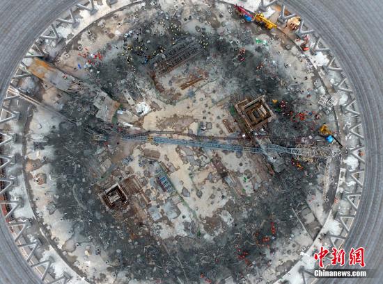     资料图：江西丰城一电厂在建冷却塔施工平台倒塌。 中新社记者 刘占昆 摄